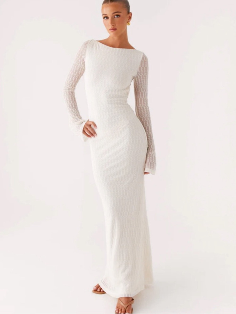 Elegant White Long-Sleeve Backless Dress